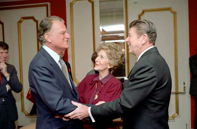Reagans_with_Billy_Graham.jpg