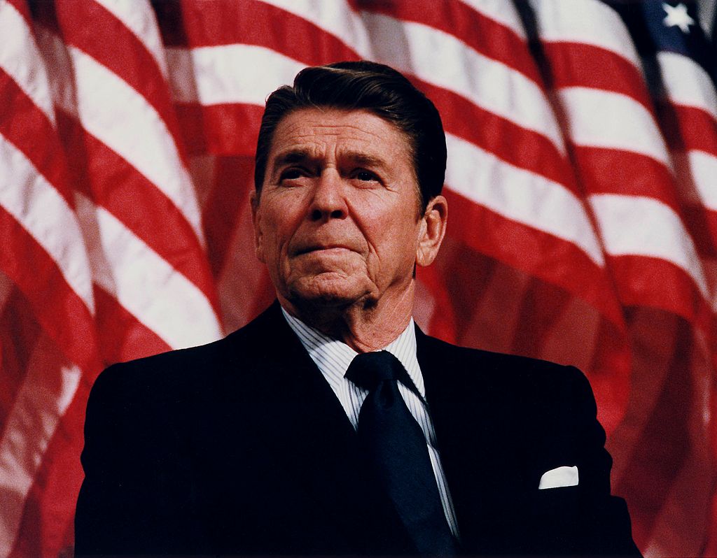 1024px-President_Reagan_speaking_in_Minneapolis_1982.jpg