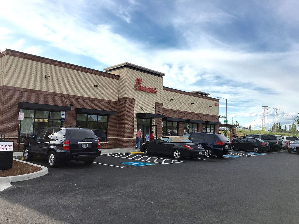 Chick-fil-A_-_Hillsboro,_Oregon.jpg