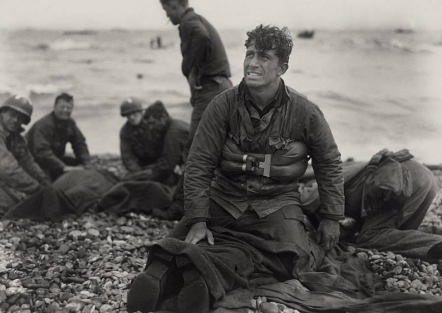 american-soldiers-recover-the-dead