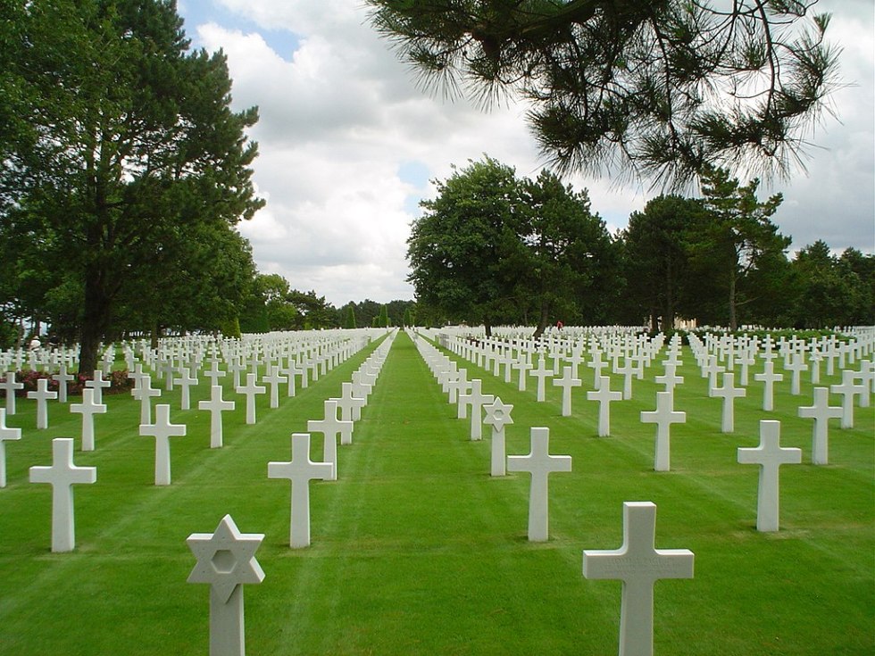 1024px-American_military_cemetery_2003.JPG